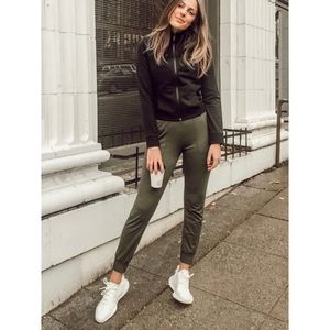 Fabletics - Activewear / Athleisure Joggers